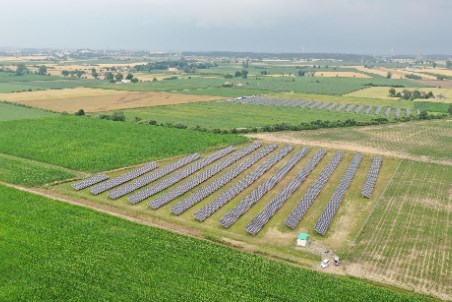 R.Power Group, Nomad Electric, and Onde sign solar contracts