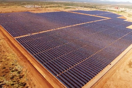 GlobalData pronostica que la capacidad solar de los EAU alcanzará los 32,3 GW para 2035.